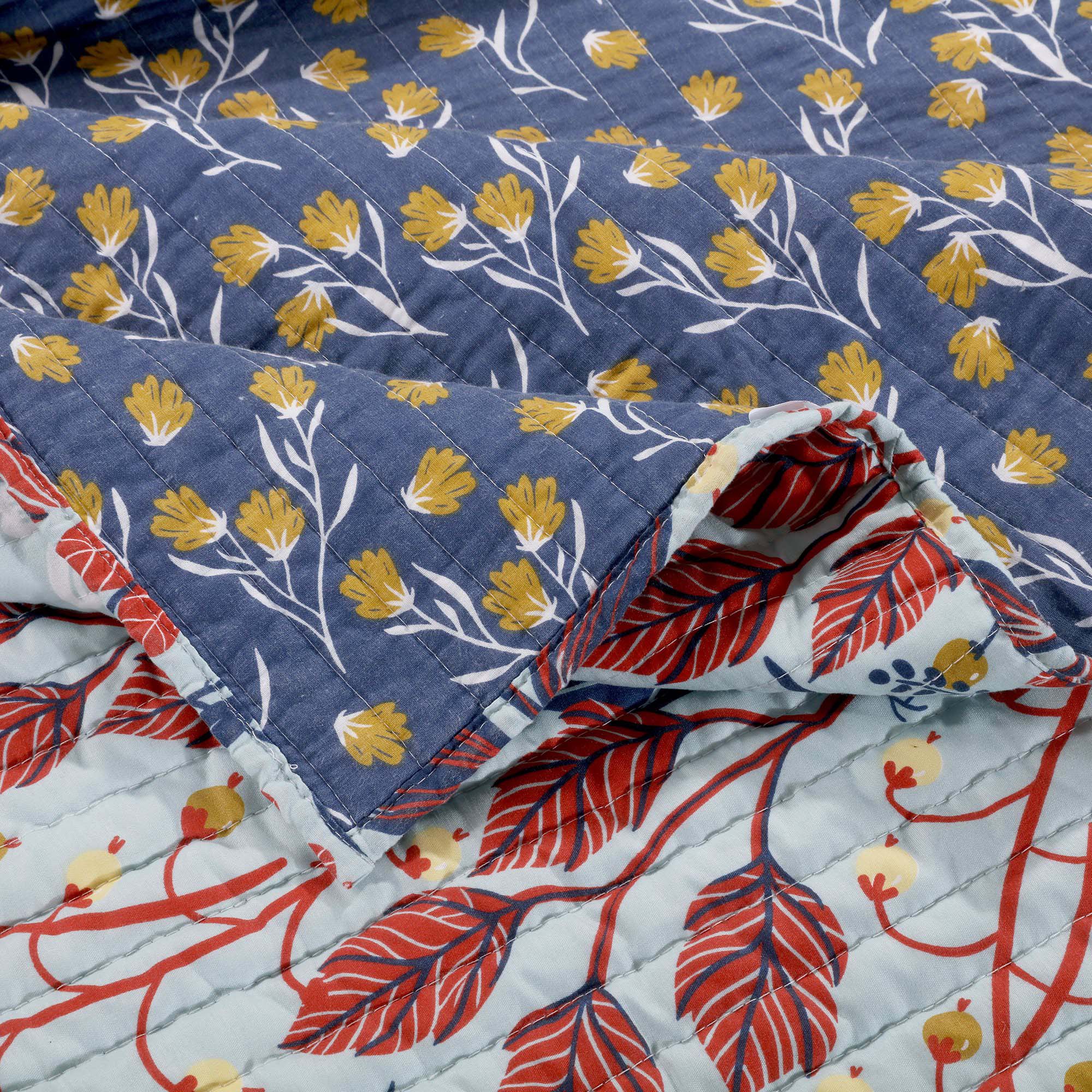 Barefoot Bungalow Perry Reversible Quilt And Pillow Sham Set - Multicolor