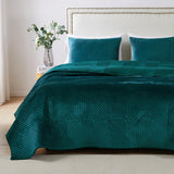 Greenland Home Fashions Barefoot Bungalow Riviera Velvet Quilt And Pillow Sham Set - Teal