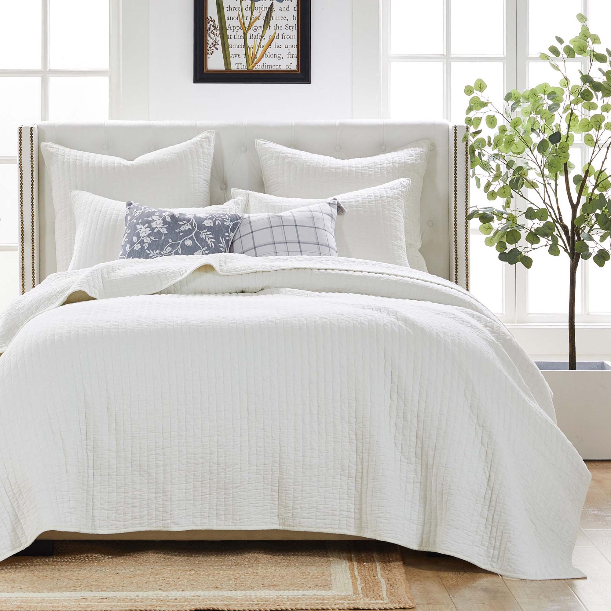 Greenland Home Fashions Monterrey Finely Stitched Quilt Set Classic Solid Color Style  Machine Quilted White