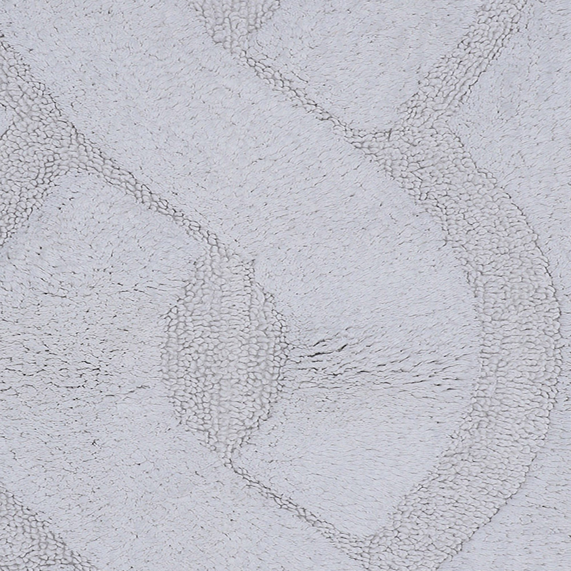 Beautiful Sculptured Chain Design Bath Rug With Anti Skid Latex Back  Made Cotton Super Soft White