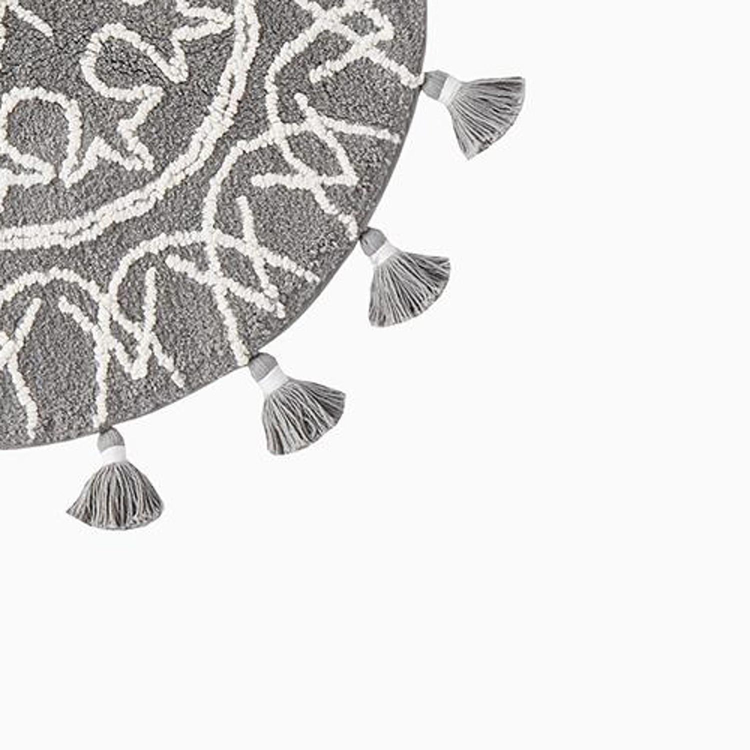 SKL Home Saturday Knight Ltd Medallia Visually Appealing 2-Tone Medallion Design - Gray