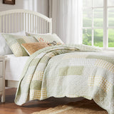 Greenland Home Fashions Barefoot Bungalow Juniper Geometric Patterns and Scalloped Borders Comfort Quilt Set - Sage