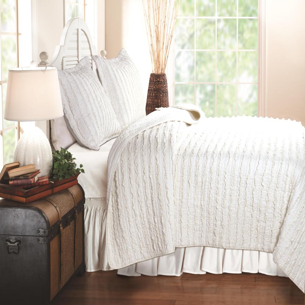 Greenland Home Fashion Ruffled Quilt And Pillow Sham Set - White