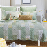Greenland Home Fashions Barefoot Bungalow Juniper Geometric Patterns and Scalloped Borders Comfort Quilt Set - Sage